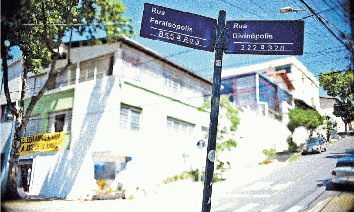 o Entroncamento das ruas Parais&oacute;polis e Divin&oacute;polis, no bairro Santa tereza, onde  L&ocirc; borges ficava com os amigos antes de o local virar refer&ecirc;ncia musical 