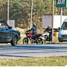 Os perigos escondidos nos retões da BR-040: imprudência, sono e chuva  - Edésio Ferreira/EM/D.A Press