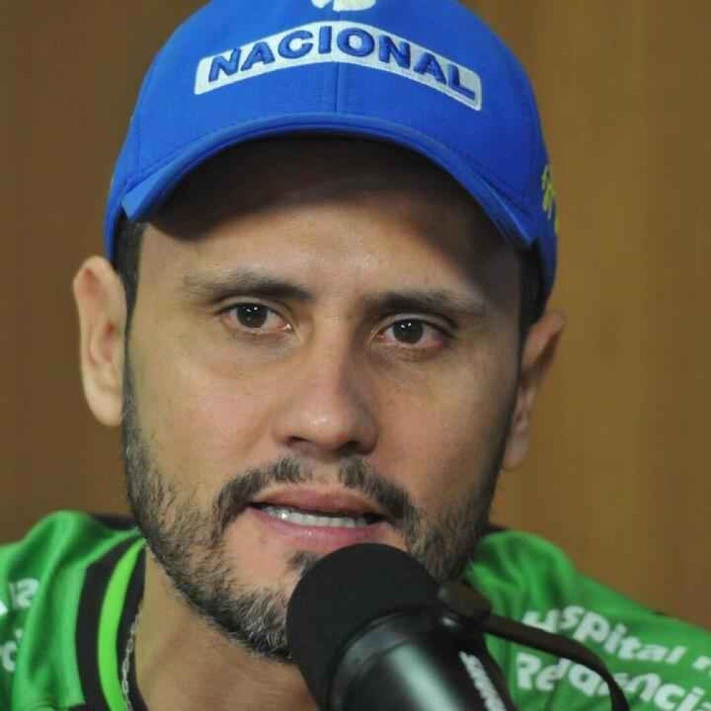 Quaest: Cleitinho lidera disputa pelo governo de Minas; três empatam em 2º