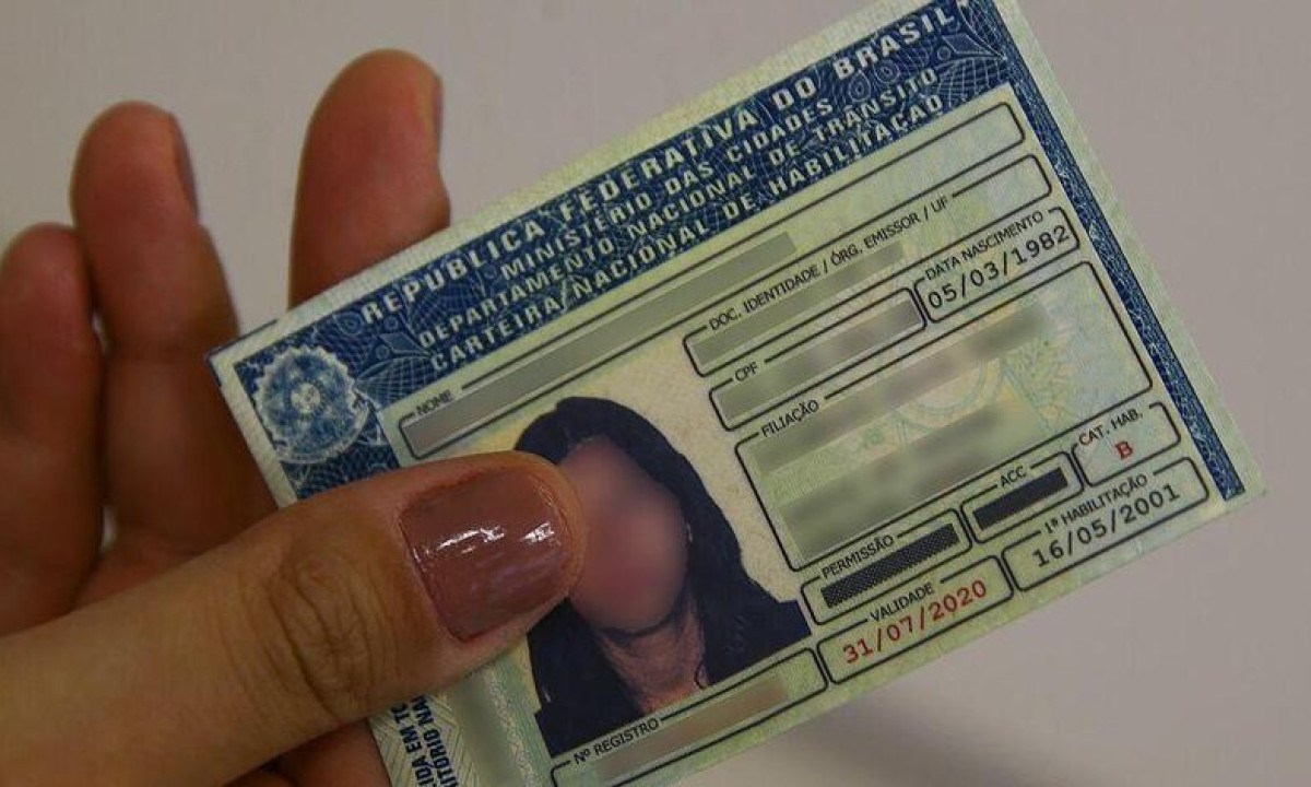 Carteira Nacional de Habilitação (CNH) -  (crédito: Agência Brasil)