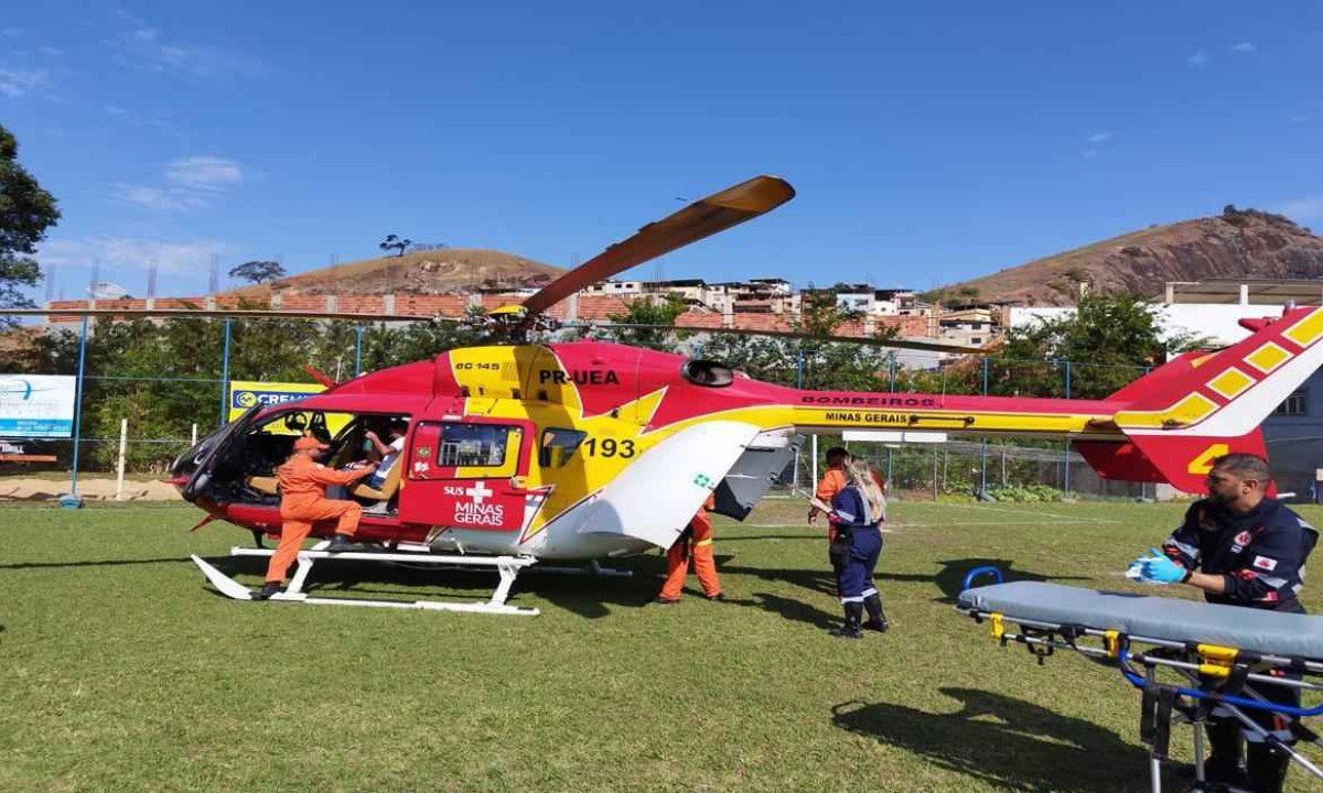 helicóptero dos bombeiros -  (crédito: Prefeitura de São Francisco do Glória)