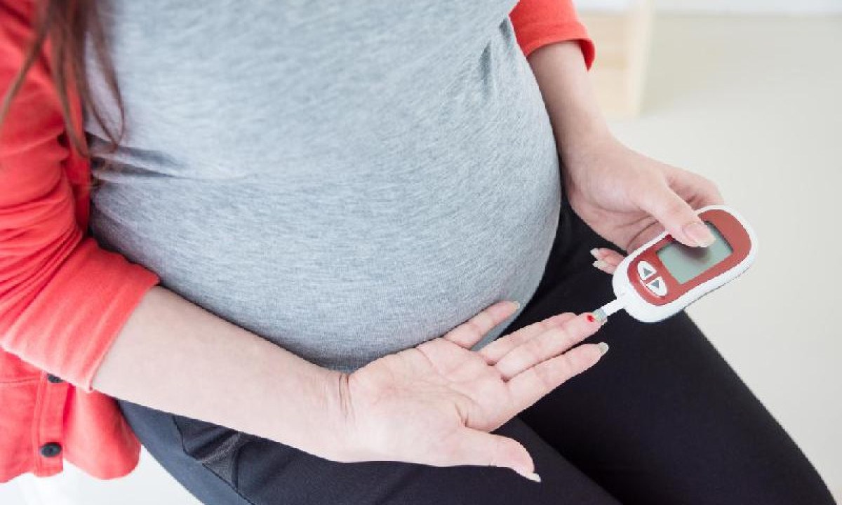 Mulher grávida medindo diabetes -  (crédito: Getty Images)