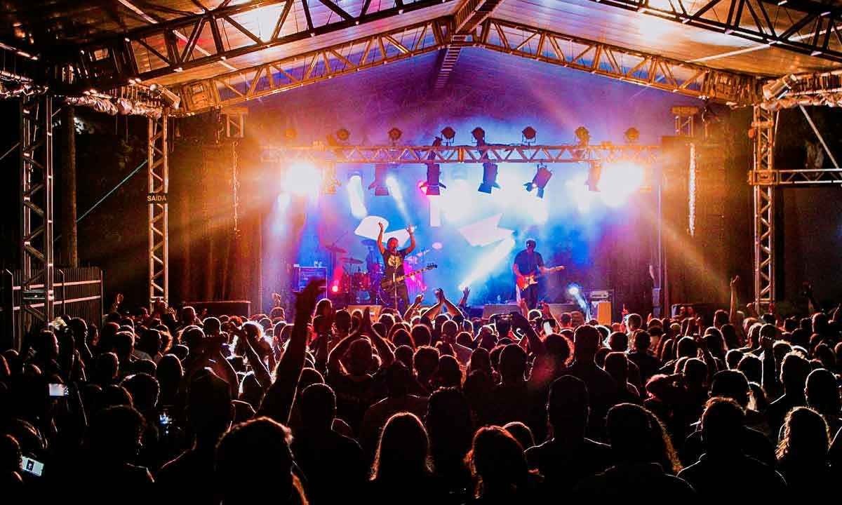 Visão geral de palco do Fenac -  (crédito: Fenac/Divulgação)