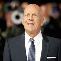 Família se preocupa com saúde de Bruce Willis, diagnosticado com demência - Tolga Akmen/AFP