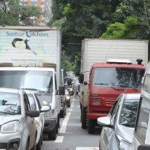 Rodovias de MG: tráfego de veículos pesados será restrito durante feriados - Edesio Ferreira/EM/D.A Press