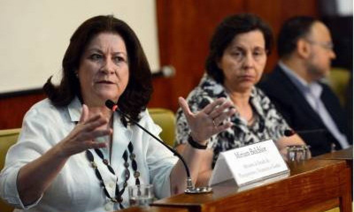20/09/2014. Crédito: Fabio Rodrigues Pozzebom/Agência Brasil. Brasil. Brasília - DF. A ministra do planejamento, Miriam Belchior (e), durante coletiva sobre os dados do Plano Nacional por Amostra de Domicílios -  PNAD, divulgada pelo IBGE.