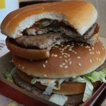 Brasil fica em 31º lugar no Índice Big Mac; veja o que isso revela - JOE RAEDLE