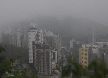Chuva e neblina em Belo Horizonte -  (crédito: Leandro Couri/EM/D.A Press)