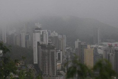 Chuva e neblina em Belo Horizonte -  (crédito: Leandro Couri/EM/D.A Press)