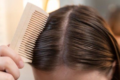 Os cuidados com os cabelos estão crescendo na medida em que as pessoas passaram a enxergar a saúde capilar como um todo -  (crédito: Freepik)