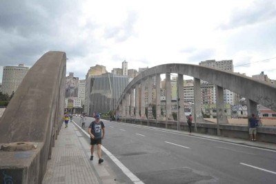 Viaduto de Santa Tereza, em BH, com seus arcos -  (crédito: Alexandre Guzanshe/EM/D.A Press)