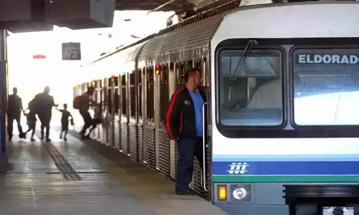 metrô plataforma eldorado passageiros belo horizonte - (crédito: Jair Amaral/EM/D.A.Press)