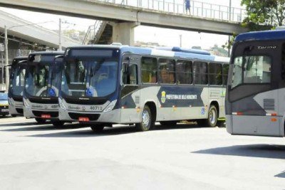 Ônibus de BH desligados -  (crédito: Amira Hissa/PBH/Divulgação)