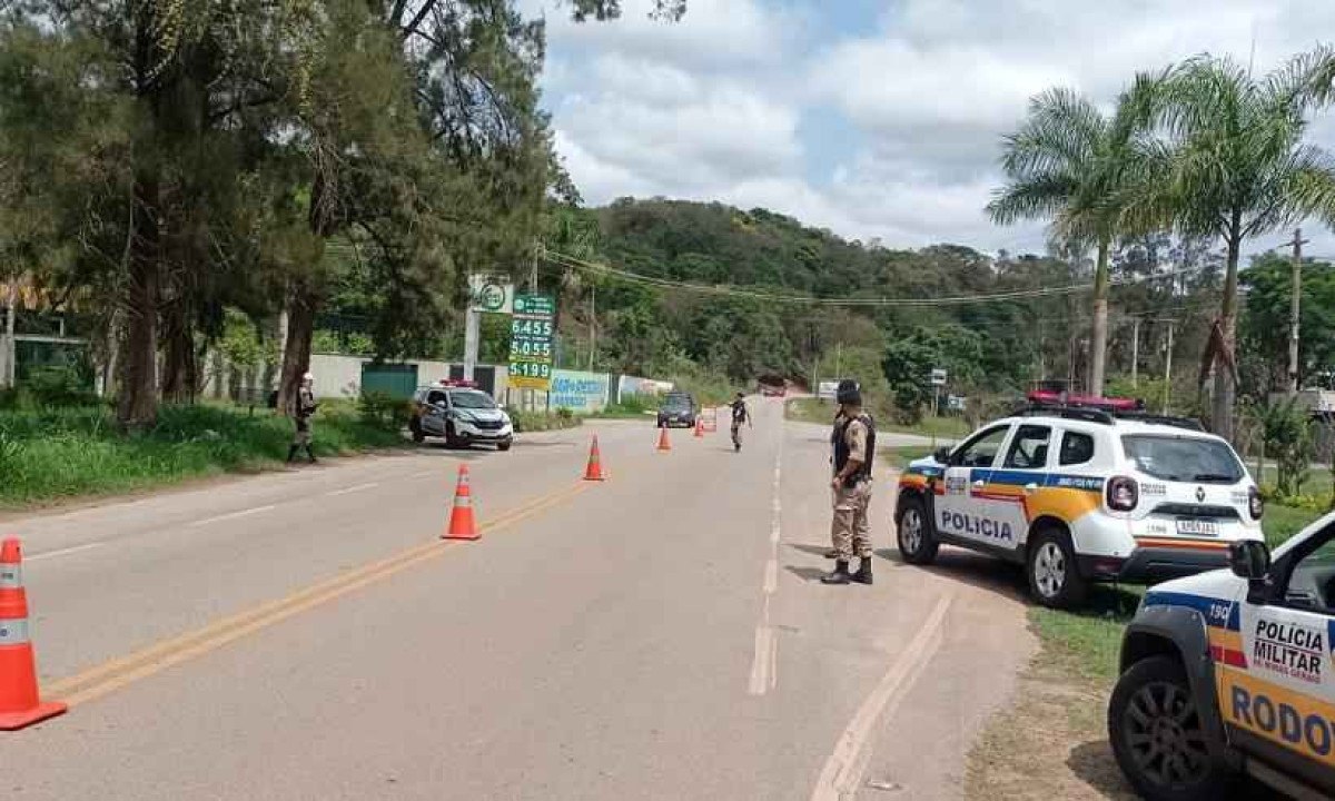 Blitz em estrada de Minas Gerais -  (crédito: PMRV/Divulgação)