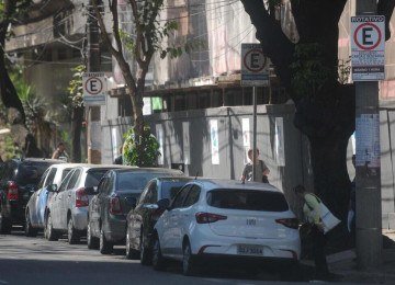 Estacionamento rotativo em rua da capital. -  (crédito: Leandro Couri/EM/D.A Press)