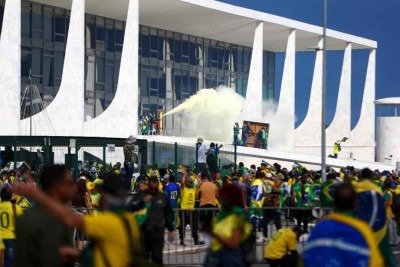 Pesquisa mostrou que 54% do eleitorado avalia que a pris&atilde;o de Bolsonaro, condenado por tentativa de golpe, foi justa -  (crédito: Ed Alves/CB/D.A Press)