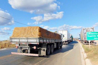 Minist&eacute;rio dos Transportes anunciou que vai apertar a fiscaliza&ccedil;&atilde;o sobre as empresas para garantir o pagamento da tabela de fretes m&iacute;nimos -  (crédito: Luiz Ribeiro/EM/D.A Press - 22/7/22)