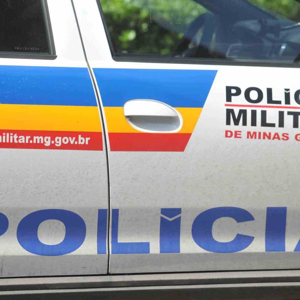 Mg: idoso acusado de abusar de crianças é espancado e tem casa incendiada