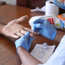 Drogaria de BH oferece exame gratuito para prevenção do câncer de próstata - Edésio Ferreira/EM/D.A Press - 23/7/20