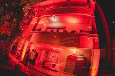 Casa Sapucaí em vermelho -  (crédito: Dilson Ferreira/Quartofoto/Casa Sapucaí)