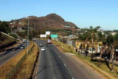 Rodoanel terá uma alça no trevo das rodovias BR-356 e 040, na região do Bairro Olhos d'Agua, em Belo Horizonte, com trajeto por trás da Serra do Rola-Moça -  (crédito: Jair Amaral/EM/DA Press)