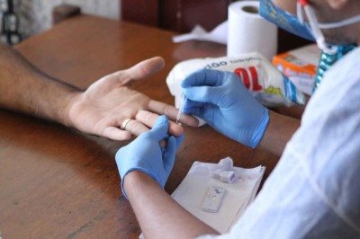 Teste rápido de COVID -  (crédito: Edésio Ferreira/EM/D.A Press - 23/7/20)