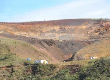 Área explorada por mineradoras na Serra do Curral -  (crédito: Juarez Rodrigues/EM/D.A Press)