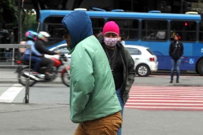 O alerta de frio na capital mineira vai até terça-feira (8/7), segundo a Defesa Civil -  (crédito: Jair Amaral/EM/D.A Press)