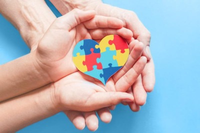 Símbolo do autismo, coração colorido -  (crédito: Pixabay/Reprodução)