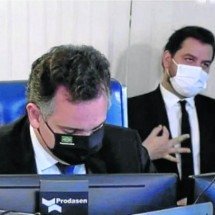 Ex-assessor de Bolsonaro é condenado por gesto racista - Reprodução/TV Senado
