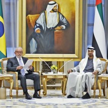Xeique dos Emirados Árabes liga para Lula e promete doações ao RS - Ricardo Stuckert/PR