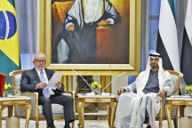 Xeique dos Emirados Árabes liga para Lula e promete doações ao RS