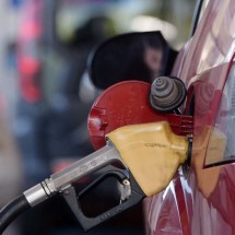 Alta do dólar pode gerar um aumento no preço da gasolina; saiba por que -  Ed Alves/CB/DA.Press