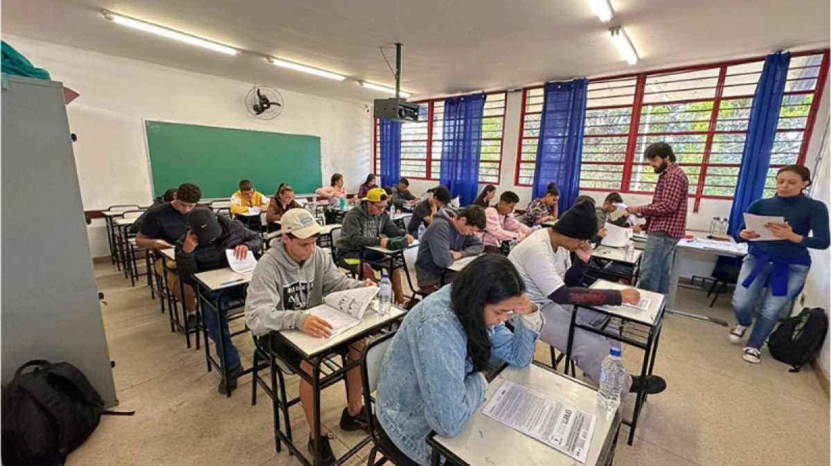 Resultado do Enem 2023 sairá em um mês - Na Hora da Notícia