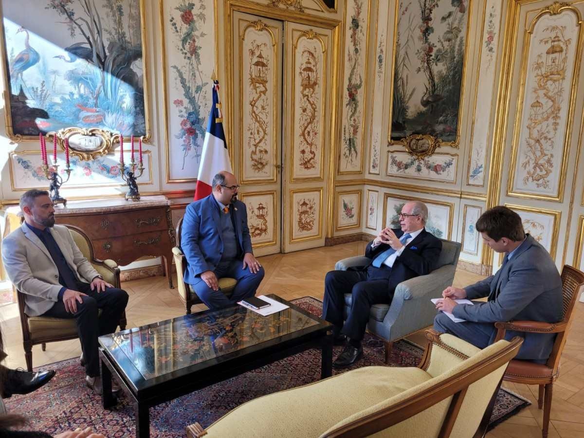 Vice de MG se reúne com embaixador na França para estreitar laços