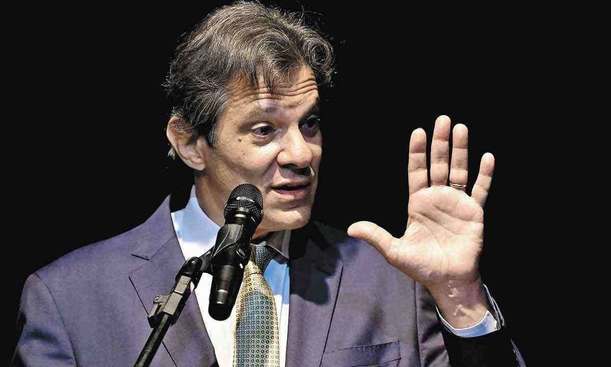 O ministro da Fazenda se mantém firme na inteção de fixar meta de déficit zero para 2024 -  (crédito: Douglas Magno/AFP - 5/1/23)