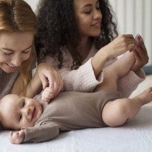 Nasce primeiro bebê gestado por duas mulheres; entenda - Reprodu&ccedil;&atilde;o/Freepik
