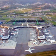 Pra quem não viu: Mala de passageiro explode no Aeroporto de Guarulhos - Andomenda - wikimedia commons