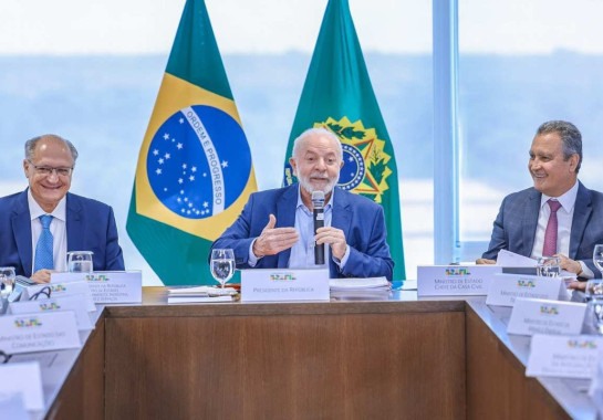 Presidente Luiz Inácio Lula da Silva junto ao vice-presidente Geraldo Alckmin e ao ministro da Casa Civil Rui Costa
     -  (crédito: Ricardo Stuckert / PR)