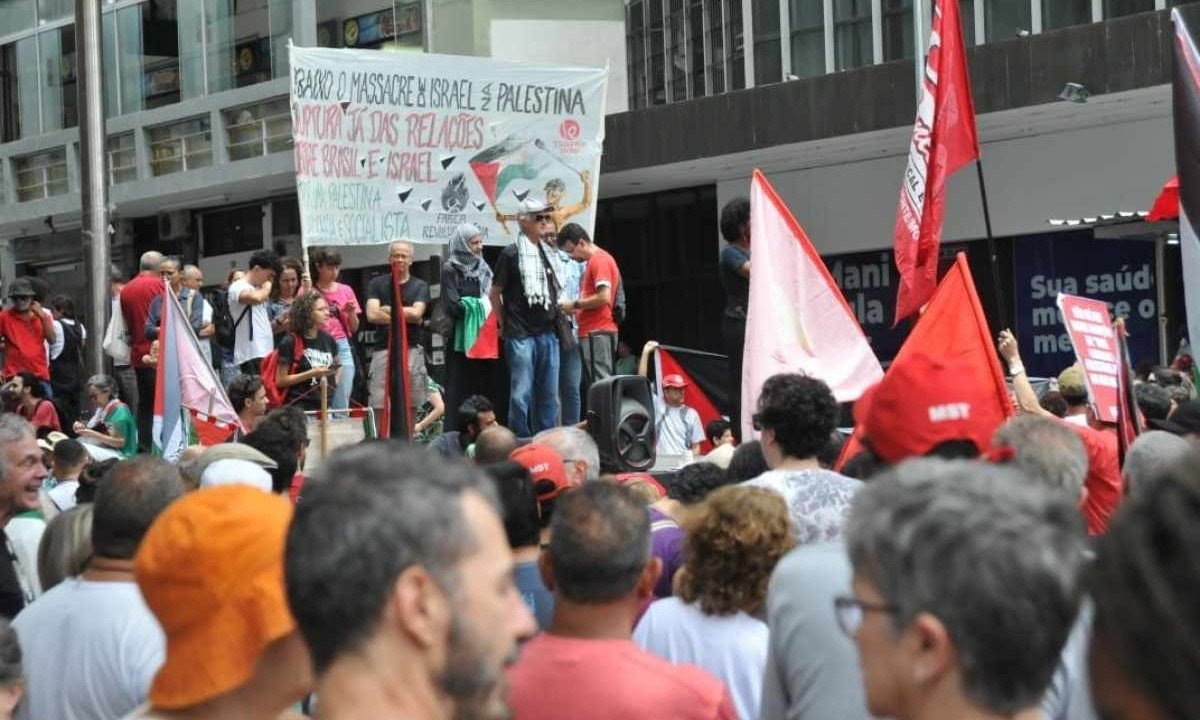 Manifestantes pedem o cessar-fogo imediato como única forma de parar com as mortes de civis na região -  (crédito: Gladyston Rodrigues/EM/D.A. Press)