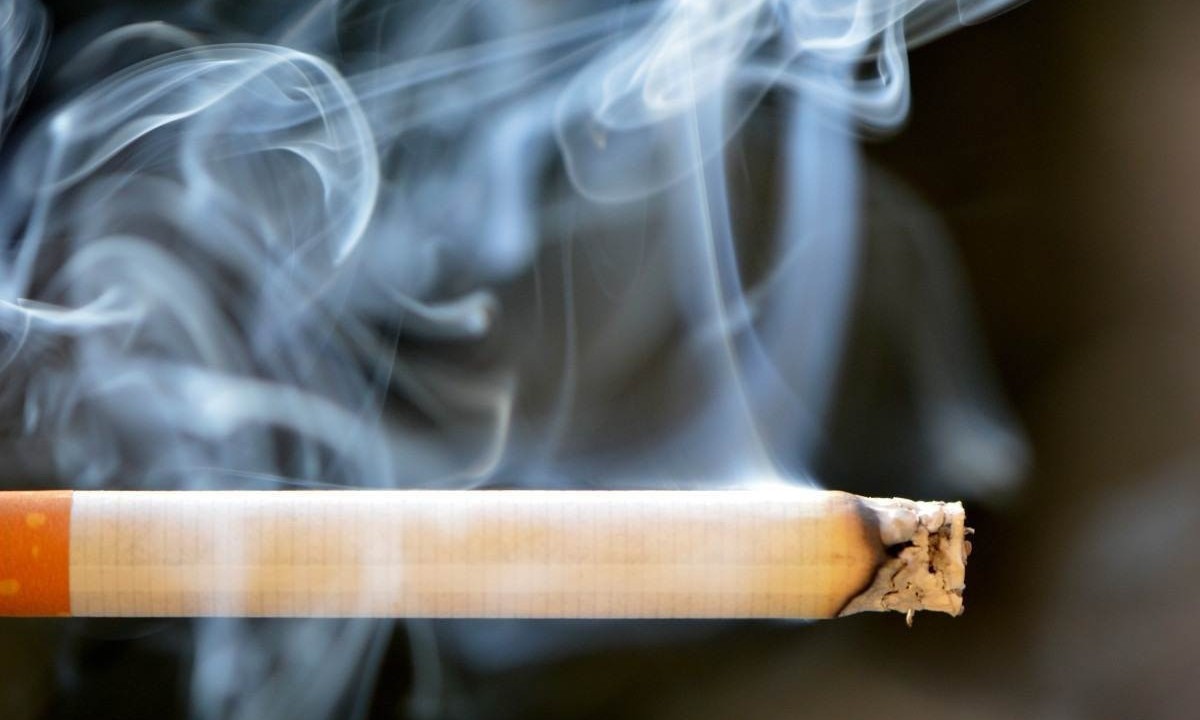 Cigarro aceso -  (crédito: Alexas Foto/Pixabay)