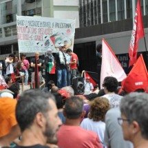 Ato em solidariedade ao povo palestino reúne manifestantes na Praça Sete 
