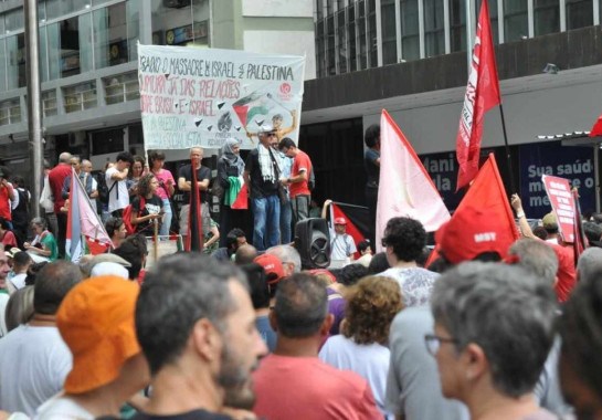 Manifestantes pedem o cessar-fogo imediato como única forma de parar com as mortes de civis na região -  (crédito: Gladyston Rodrigues/EM/D.A. Press)