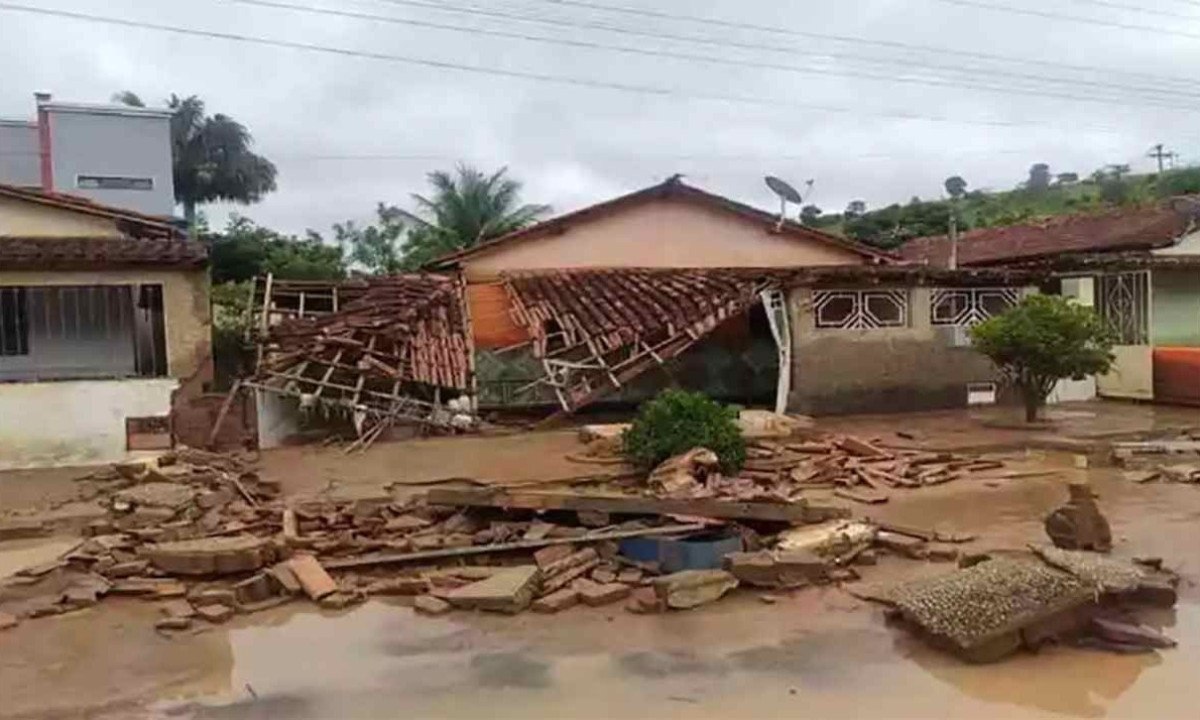 Fortes chuvas estão previstas para as porções norte de Minas Gerais, como no Vale do Rio Jequitinhonha (foto) -  (crédito: Alexandre Amador/Divulgação)