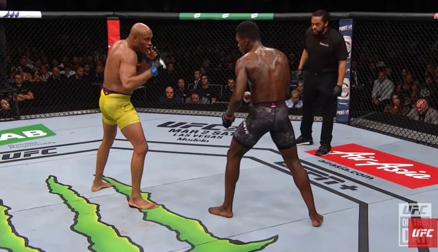 Anderson Silva desanca nigeriano no MMA: ‘Não se compare a mim’ - Reprodução de vídeo UFC