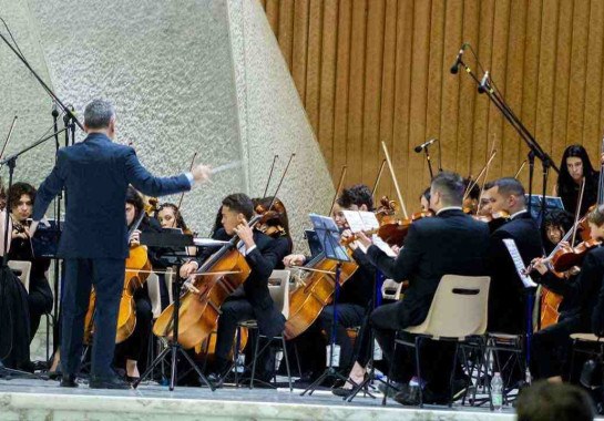 A Orquestra Criança Cidadã é formada por 25 jovens moradores da periferia de Recife -  (crédito: Carlos Eduardo Amaral/Divulgação)