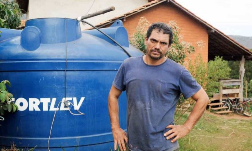 Morador da localidade conhecida pela riqueza de recursos hídricos, o lavrador Djalma Domingues Ferreira agora depende do abastecimento que chega por meio de caminhão-pipa