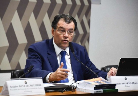 Eduardo Braga, relator no Senado, acredita que o texto ainda possa sofrer alterações: 700 emendas foram apresentadas -  (crédito:  Roque de Sá/Agência Senado)