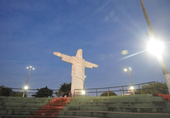 Cristo Redentor do bairro Milionários, no Barreiro
       -  (crédito:  Alexandre Guzanshe/EM/D.A Press. Brasil)