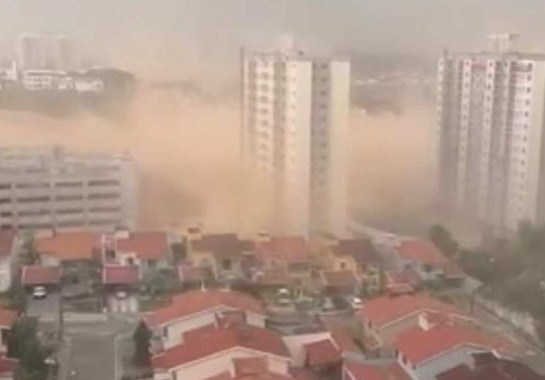 A tempestade teria sido resultado da "estiagem severa" que afeta o Norte do país há meses. -  (crédito: Redes Sociais / Reprodução)